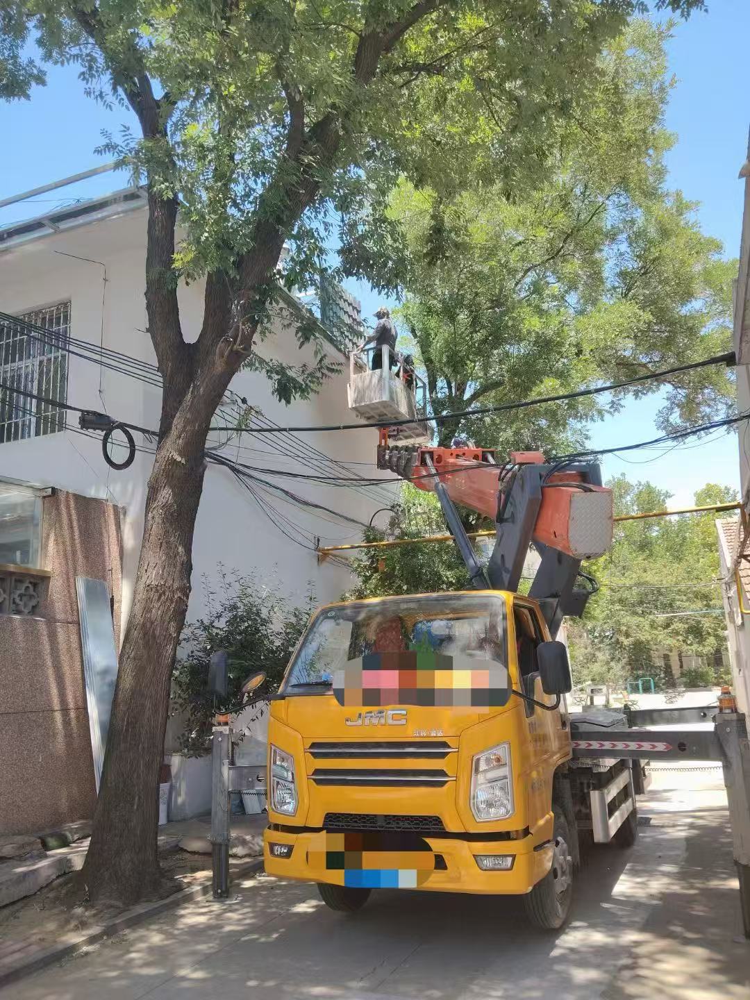 阆中市高空作业车能吊装重物吗？最大承载多少公斤？